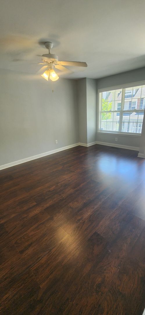 Photo - 4 Bedroom - Less than 2 miles from Swamp R...