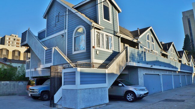 533 E 11th Street