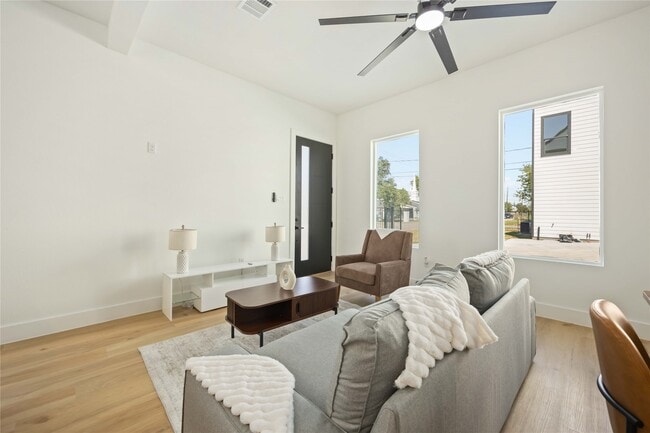 Photo - 4202 Kewanee St Unidad B