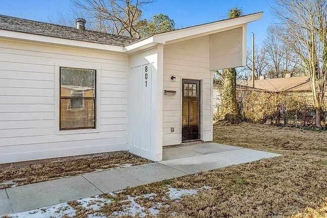 Photo - 803 Goodwyn St