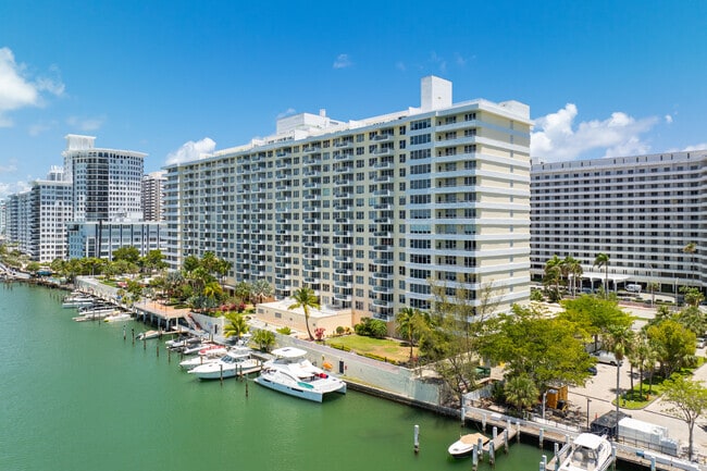 Photo - 5600 Collins Ave