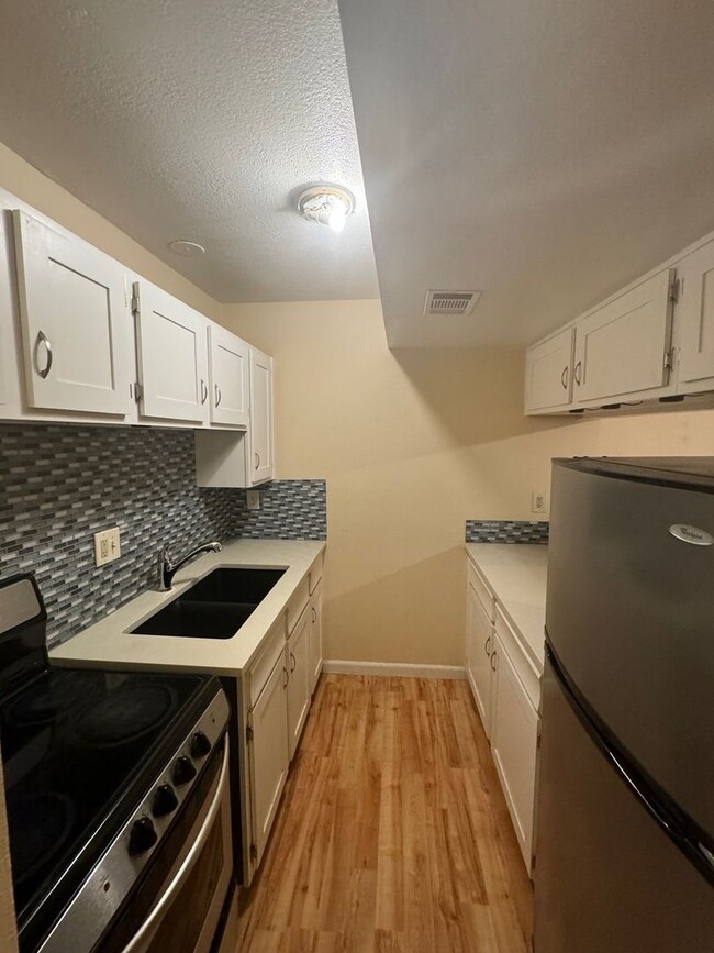 Photo - 3000 Broadway St Unit 16