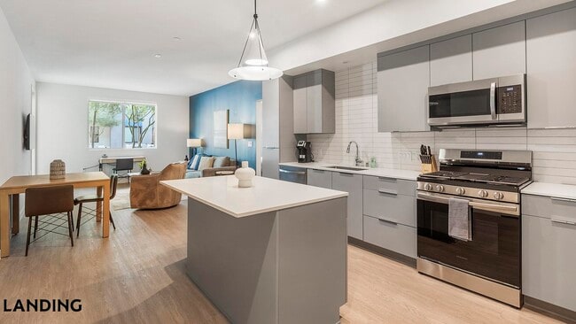 Building Photo - 9235 W Russell Rd