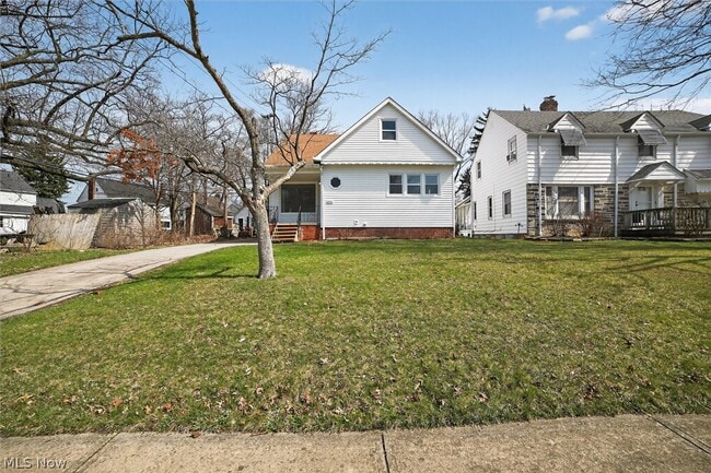 Building Photo - 1851 Beverly Hills Dr