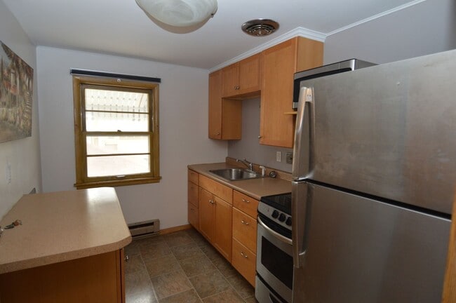 Photo - 2327 University Ave Unit Upper