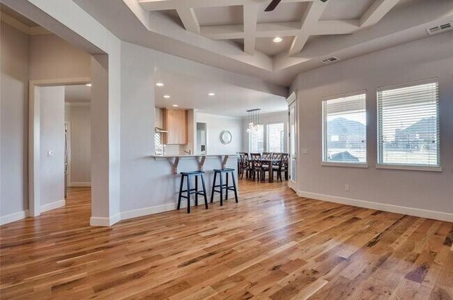 Photo - Amazing- Transitional Style Home with Custom Finishes w/ Community Pool- Gated- Edmond Schools