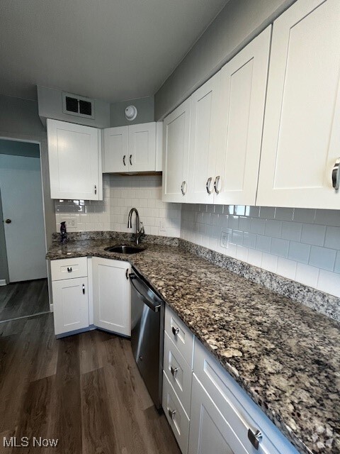 Building Photo - 5120 Glenwood Ave Unit D Rental