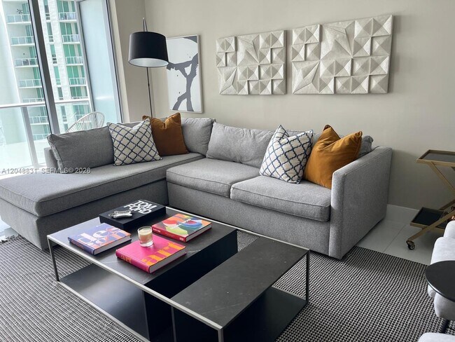 Photo - 1300 Brickell Bay Dr Unidad 2208