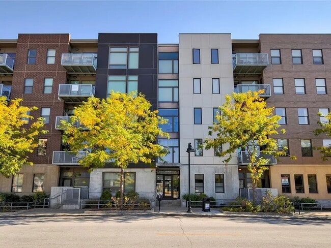 Building Photo - Modern 2-Bedroom, 2-Bathroom Condo – Prime...