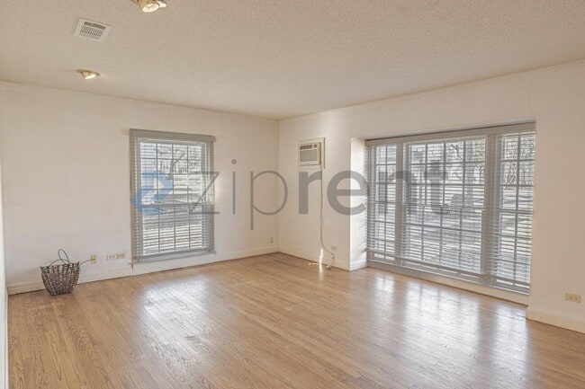 Photo - 1418 W Shepherd St