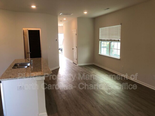 Photo - 5517 Carrington Ct