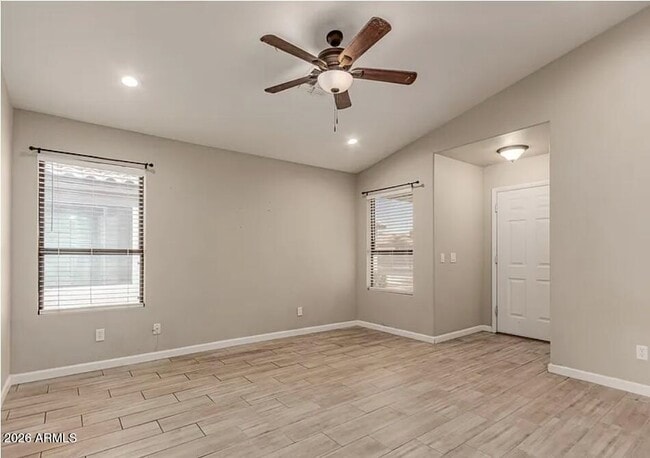 Photo - 2112 E Robin Ln