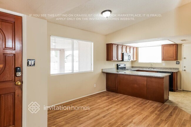 Photo - 1643 W Muriel Dr