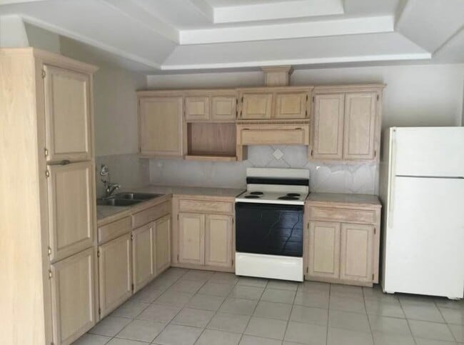 2210 Peridot St Unit 3