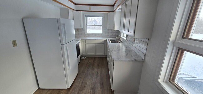 Photo - 9471 Mayfield Rd