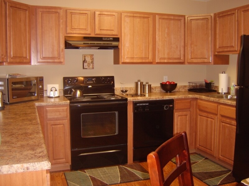 Kitchen - Crown Pointe Townhomes