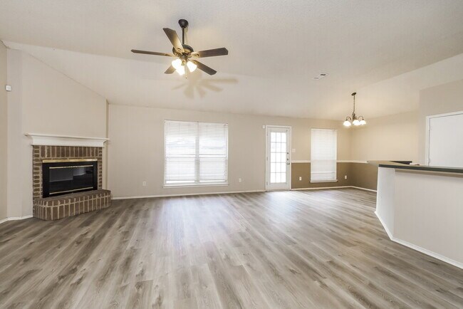Photo - 317 Willowstone Trail