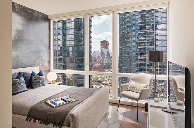 Building Photo - 635 W 42nd St Rental