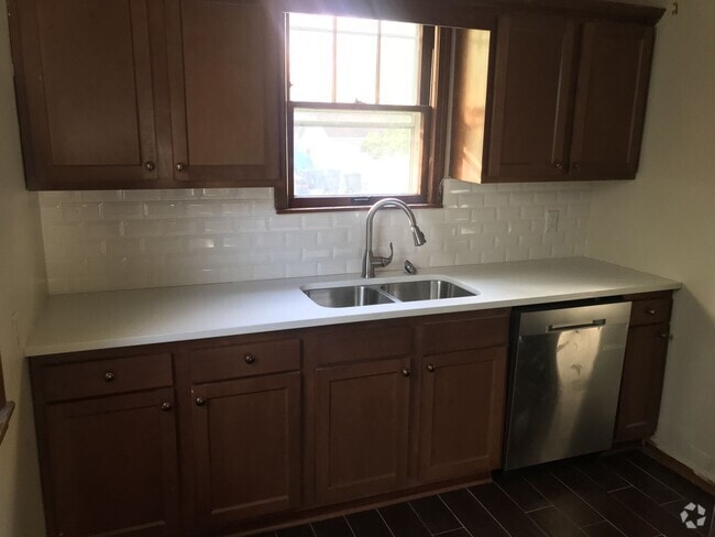 Building Photo - 3 Bedroom 1 Bathroom House in Minneapolis!
