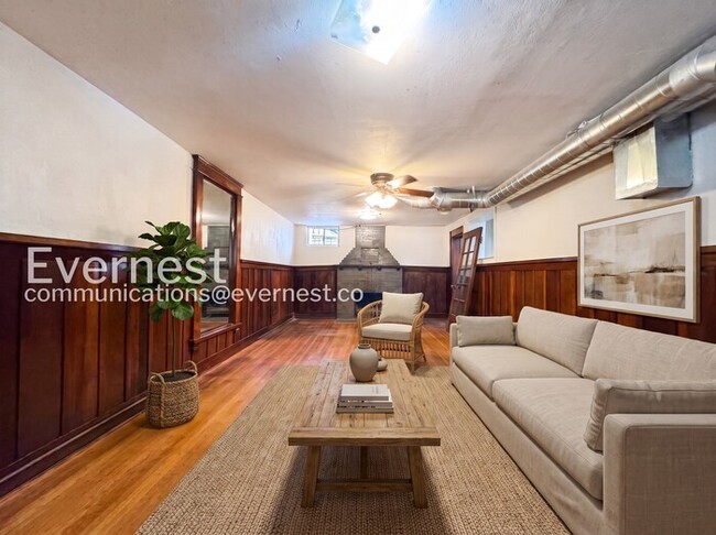 1147 Marion St Unidad 5