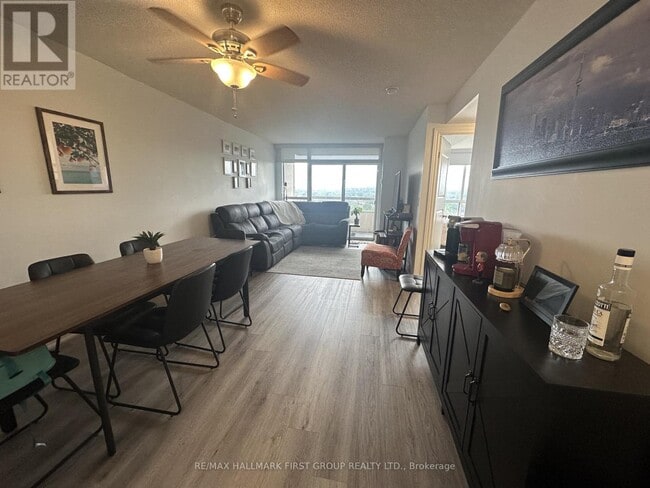 Photo - 1000 The Esplanade N Unit 1402