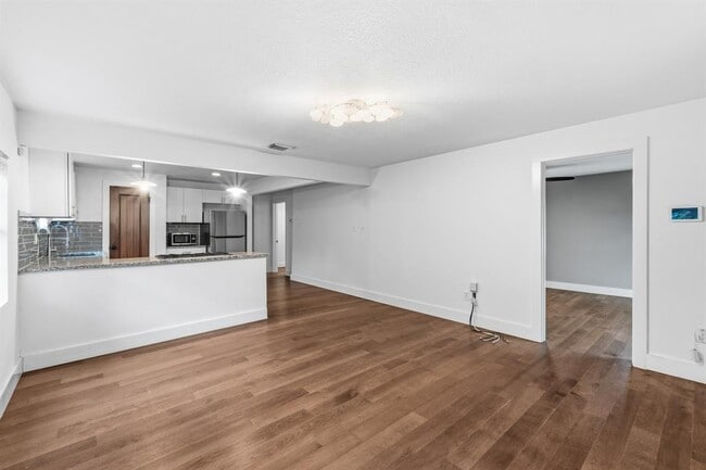 Photo - 1137 Nickols Ave