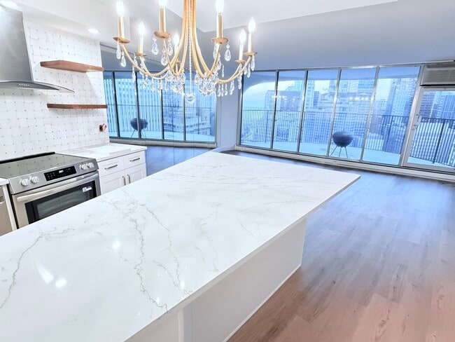 Photo - 300 N State St Unit 4009