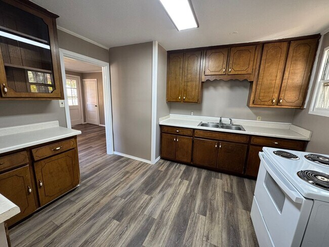 Photo - 1401 N Detroit Ave