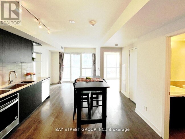 Photo - 6 Sonic Way Unité 1108