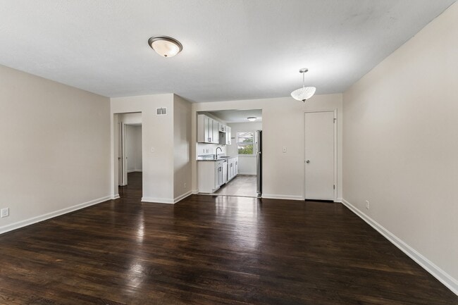 Photo - 2110 S 50th St
