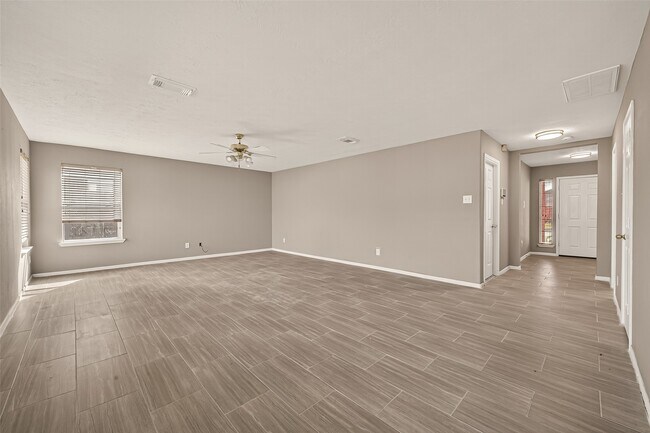 Photo - 17938 Chisholm Trail