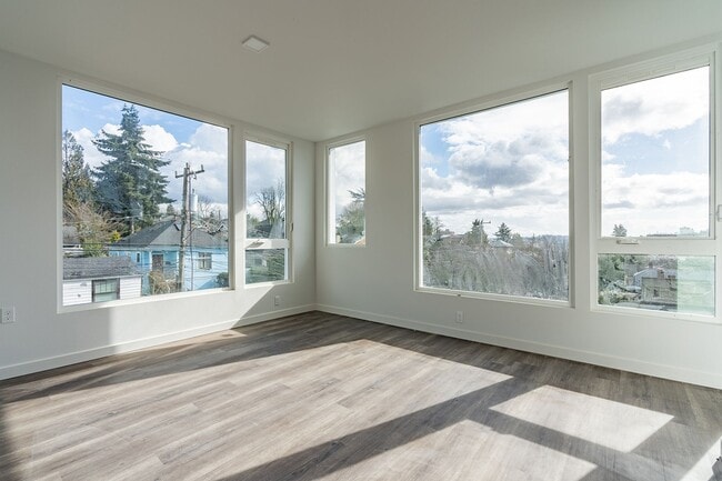 Photo - 355 15th Ave Unidad 205