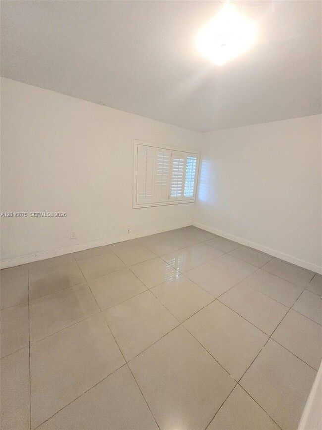 Photo - 1132 Moffett St