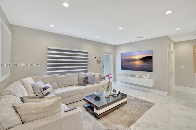 Photo - 828 SW 15th St