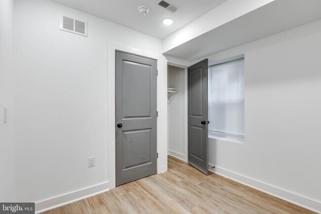 Photo - 2348 N Park Ave