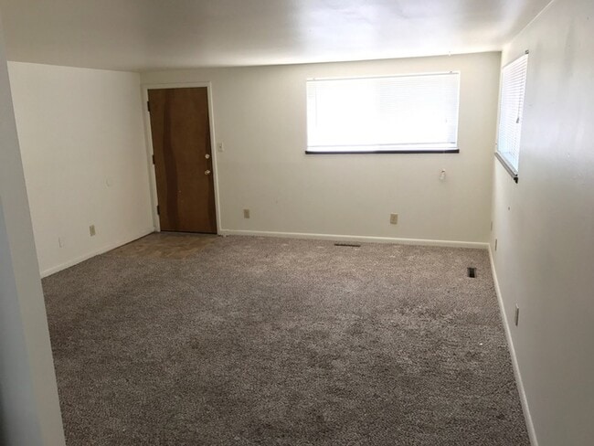 Photo - Central Loveland! Spacious 2 Bedroom / 1 B...