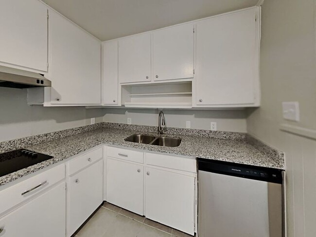 Photo - 4725 Dilworth Ct