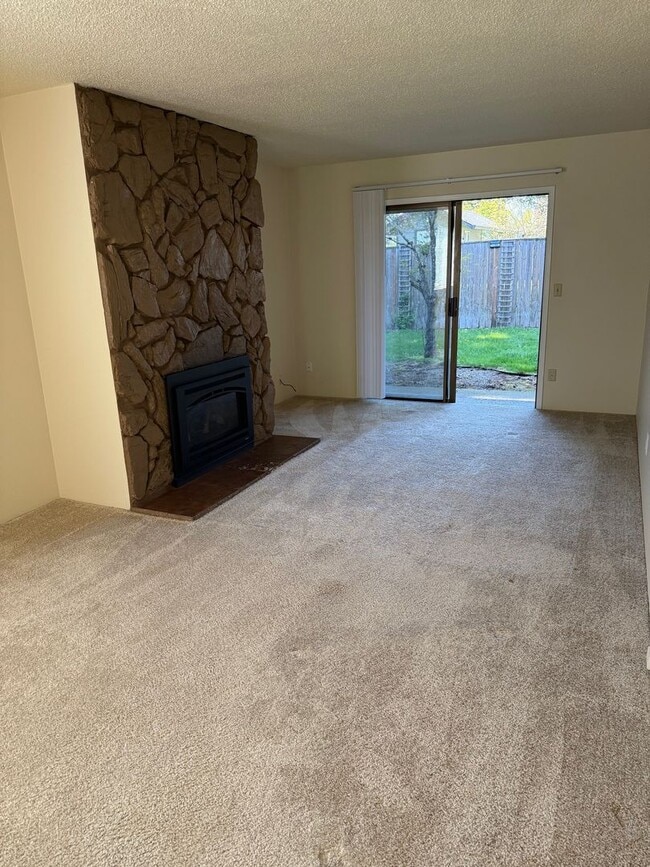 Photo - 162D00 Unit 2105