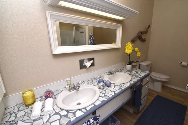 Photo - 6889 Beverly Glen Ave Unit b