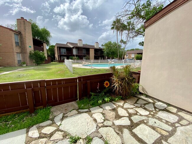 4601 Carmen Ave Unidad 1604