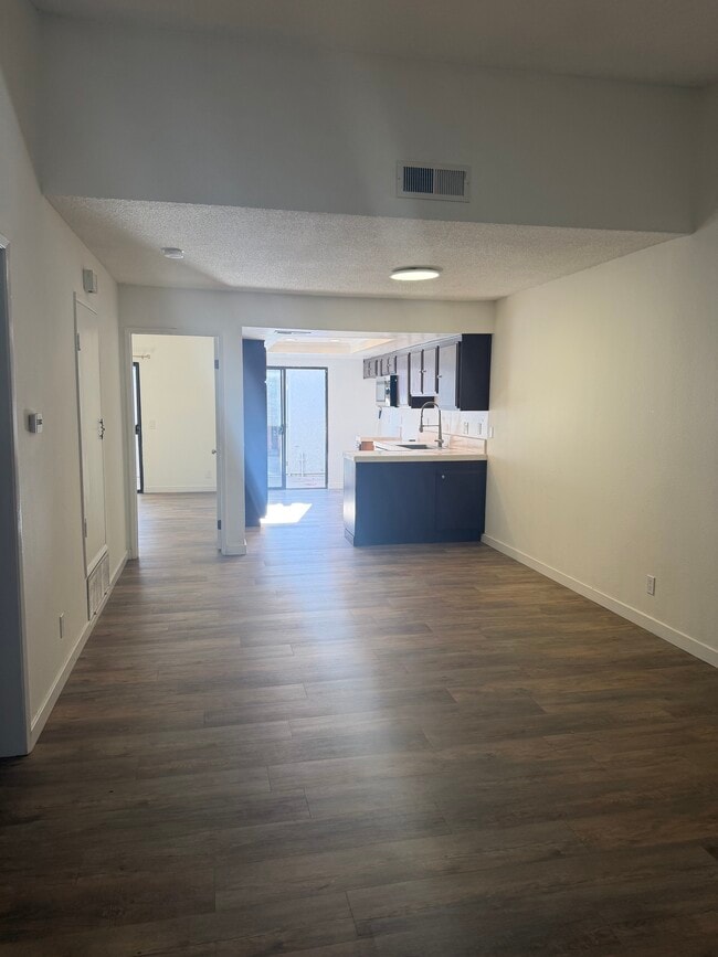 Photo - 10417 Hayford St