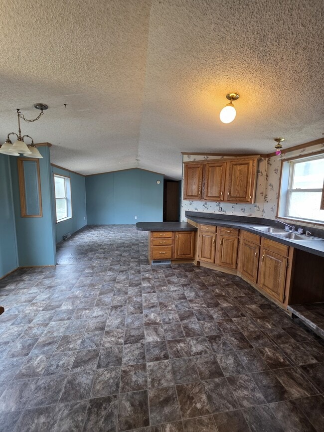 Photo - 200 Carroll St