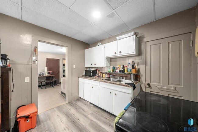 Photo - 902 W 8th St