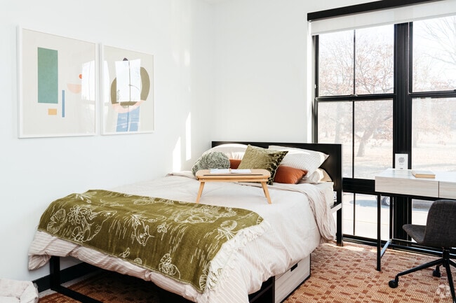 Building Photo - 1513 Mitch Daniels Blvd Unit 309B Rental