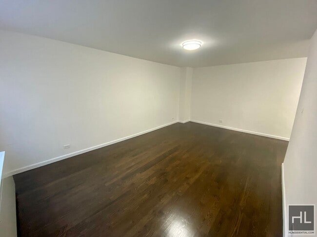 Photo - E 16 ST Unidad 16G