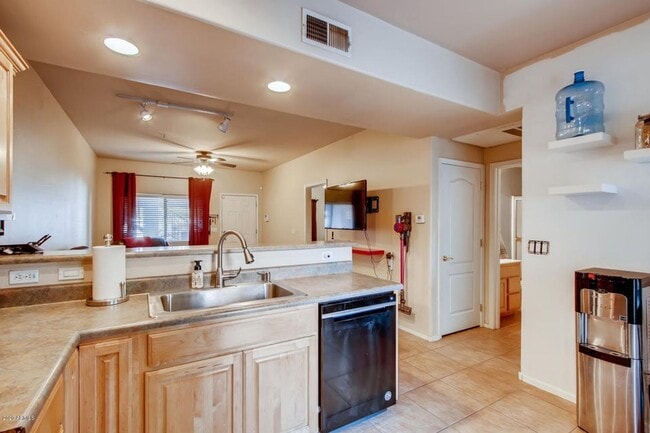 Photo - Spacious 2 Bed 2 Bath Tempe Condo - 1st Floor Unit 106