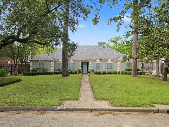 Building Photo - 139 Haversham Dr
