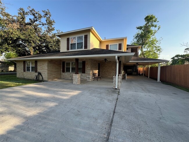 Building Photo - 1014 Roxella St