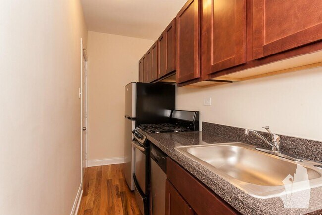 Photo - 957 W Cornelia Ave Unit # 01A