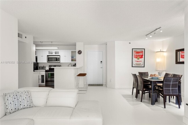 Photo - 19555 E Country Club Dr Unit 8208